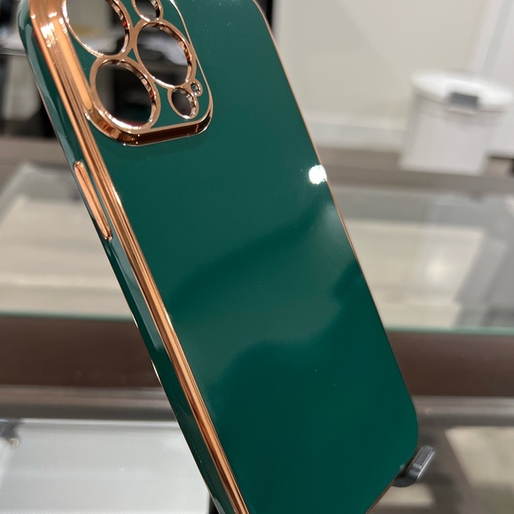iPhone 13 Pro Max Bottle Green Shiny Silicon Cover Brand New for Sale! - Picture 3 of 3